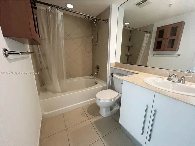 One Miami #2917 image #22