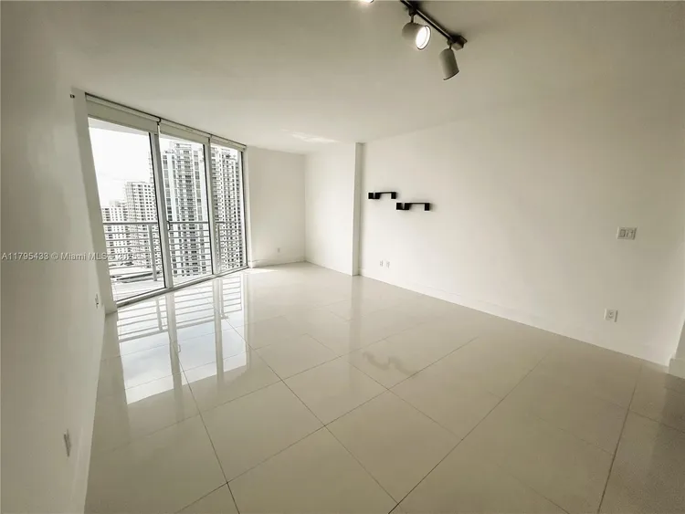 One Miami #2917 image #24