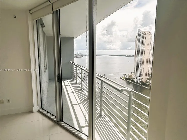 One Miami #2917 image #31