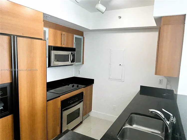 One Miami #2917 image #6