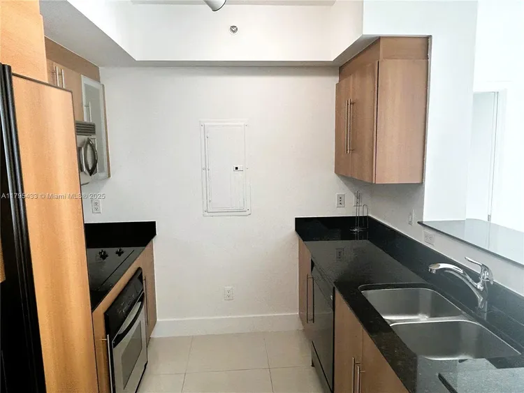 One Miami #2917 image #9