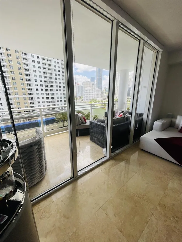 Carbonell #1002 image #14