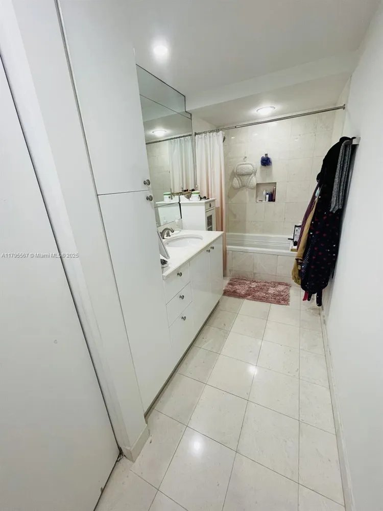 Carbonell #1002 image #15