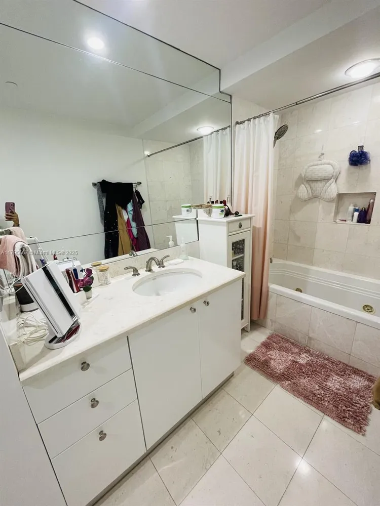 Carbonell #1002 image #18