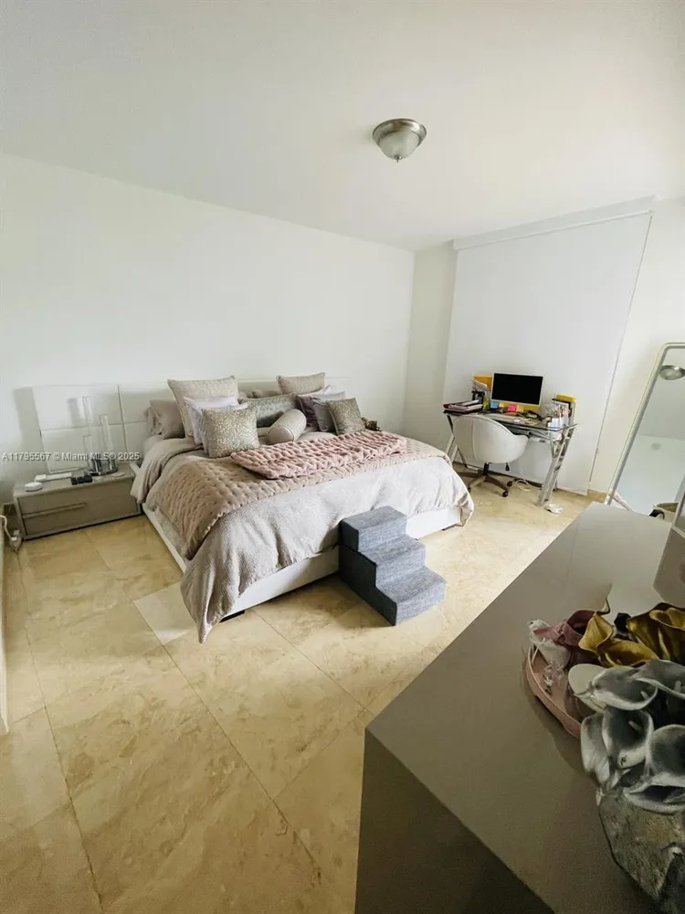 Carbonell #1002 image #19