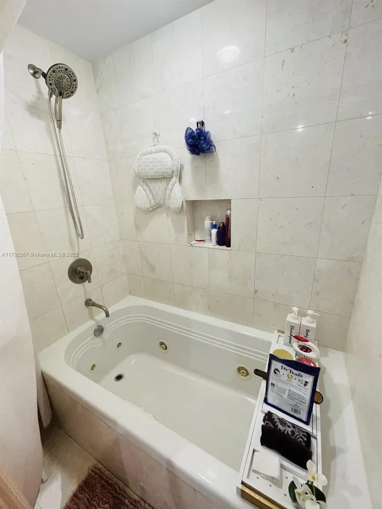 Carbonell #1002 image #8