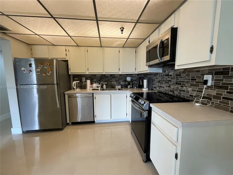 Winston Towers #515 image #12