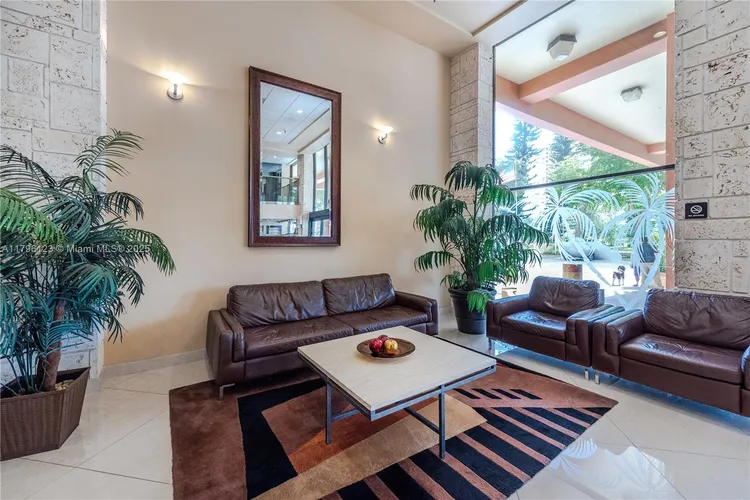 Winston Towers #515 image #20