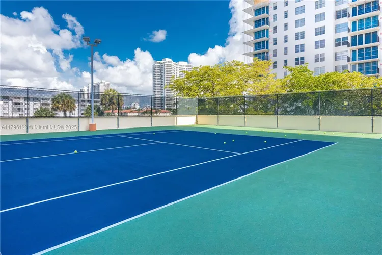 Winston Towers #515 image #25