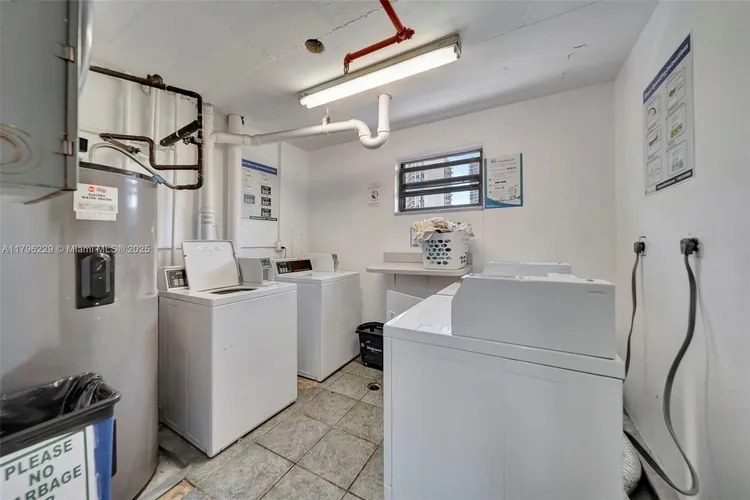 Plaza of the Americas #405 image #25