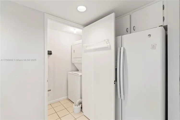 Key Colony I - Tidemark #633 image #20