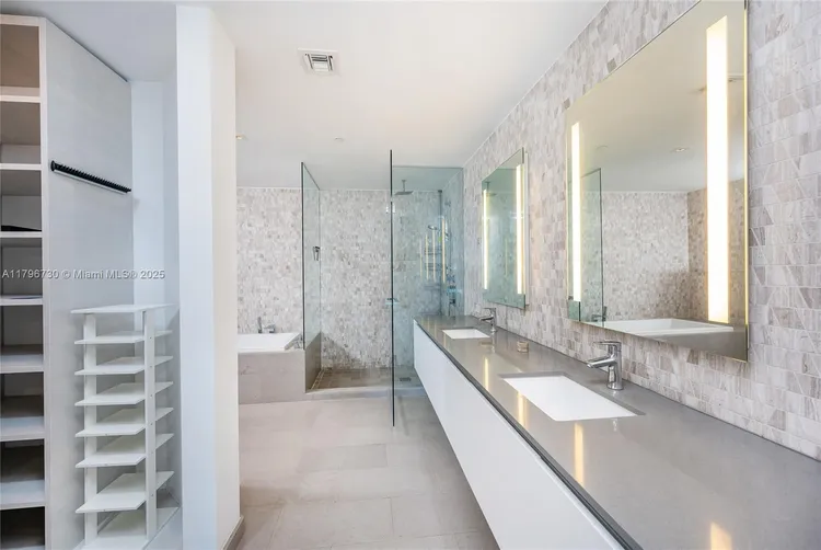 Reach Brickell City Centre #1510 image #14