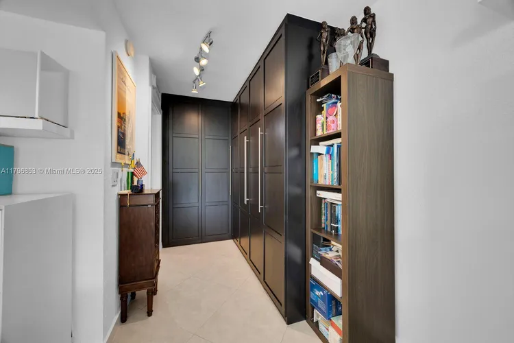 1600 South Bayshore Lane #8D image #18