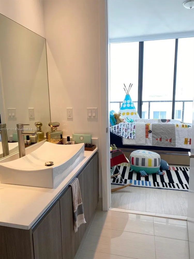 Cassa Brickell #903 image #16