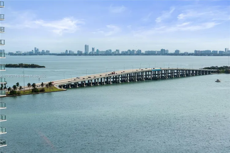 Gran Paraiso #1802 image #15