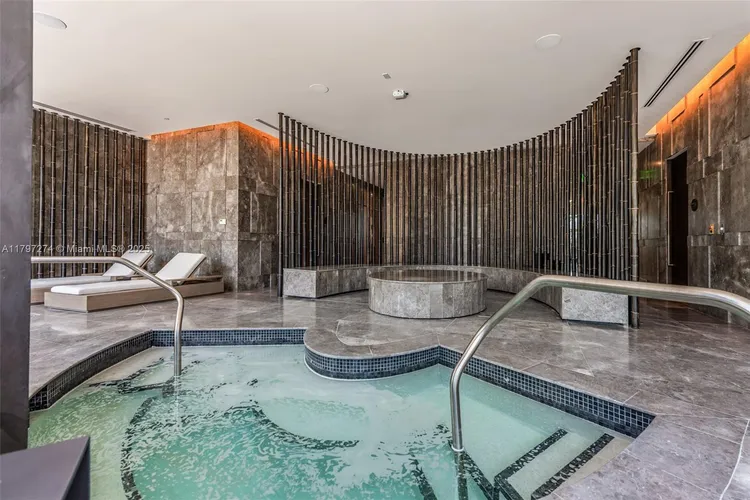 Gran Paraiso #1802 image #24