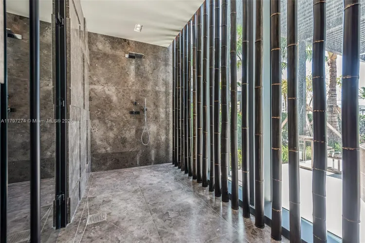 Gran Paraiso #1802 image #26