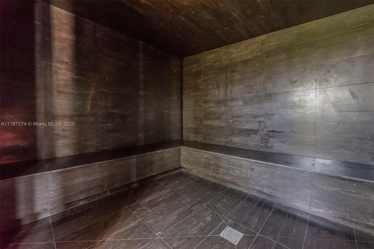 Gran Paraiso #1802 image #27