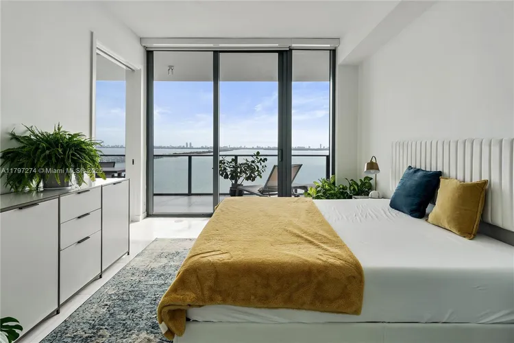 Gran Paraiso #1802 image #7