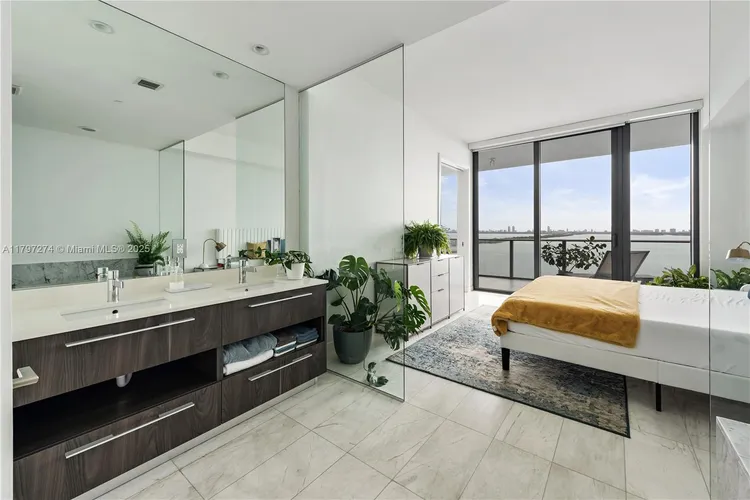 Gran Paraiso #1802 image #8