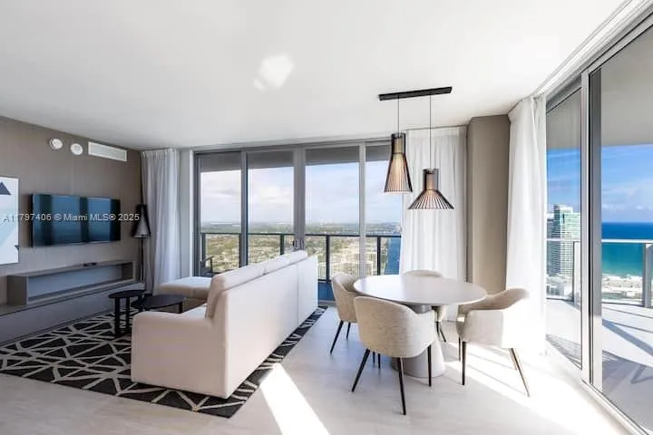 Hyde Beach House #T3501 image #29