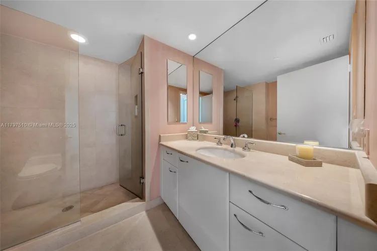 Porto Vita South Tower #2204 image #18