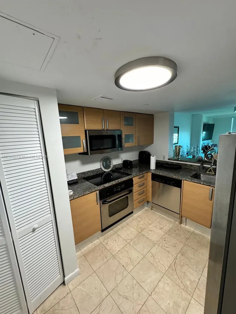 Skyline On Brickell #2401 image #12