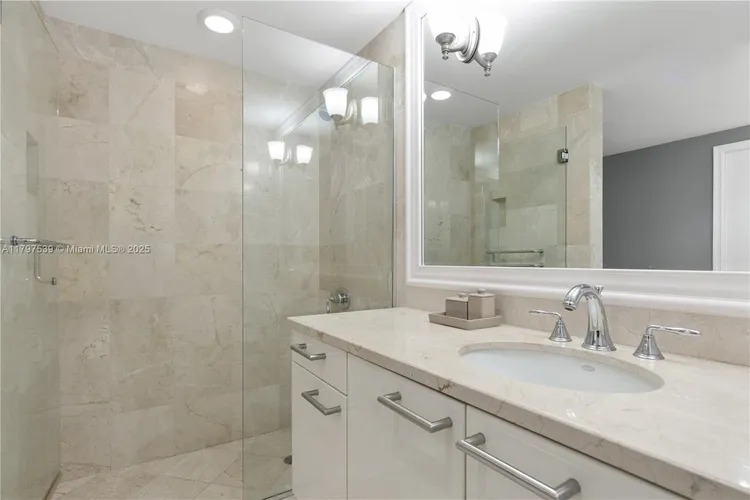 Ritz-Carlton Coconut Grove #902 image #20