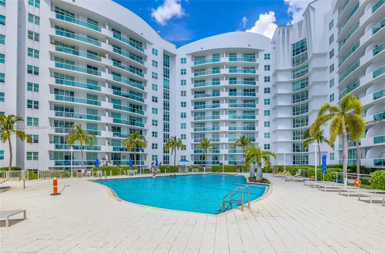 360 Condo #1208 image #23