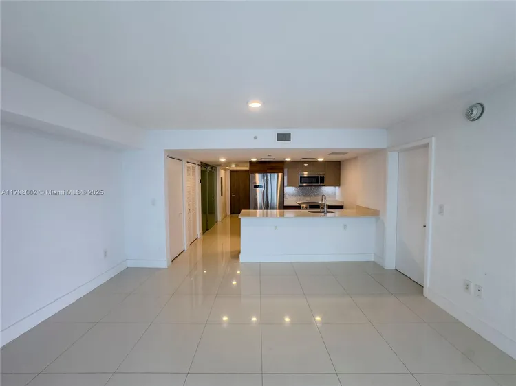 The Ivory #405 image #13