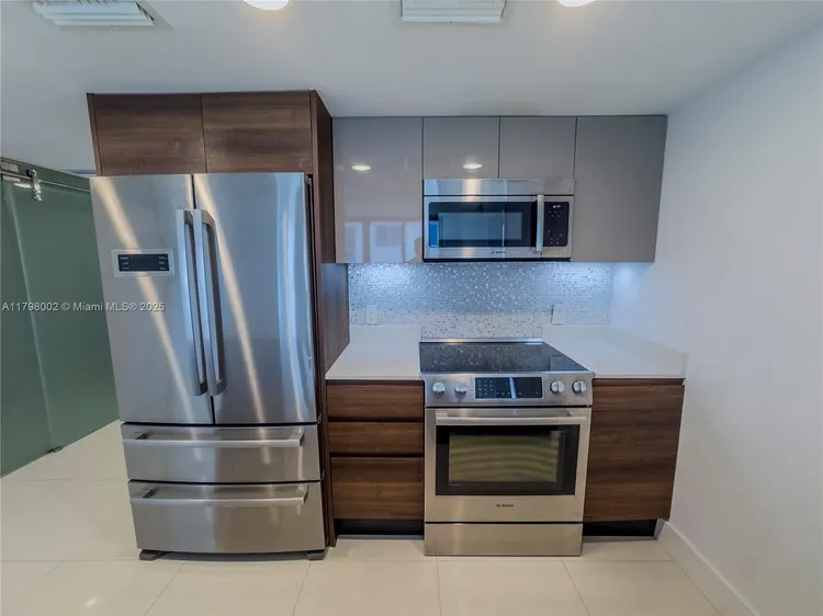 The Ivory #405 image #14