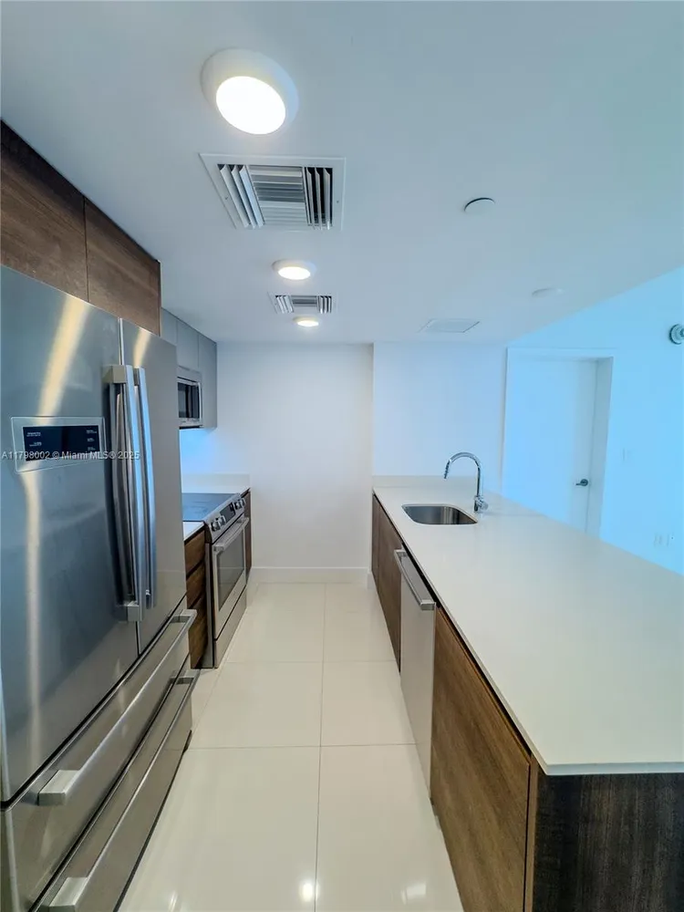 The Ivory #405 image #16