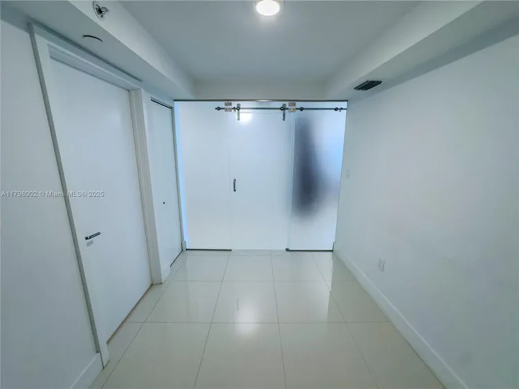 The Ivory #405 image #21