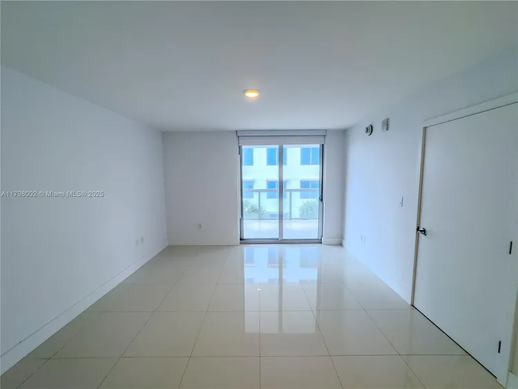 The Ivory #405 image #7