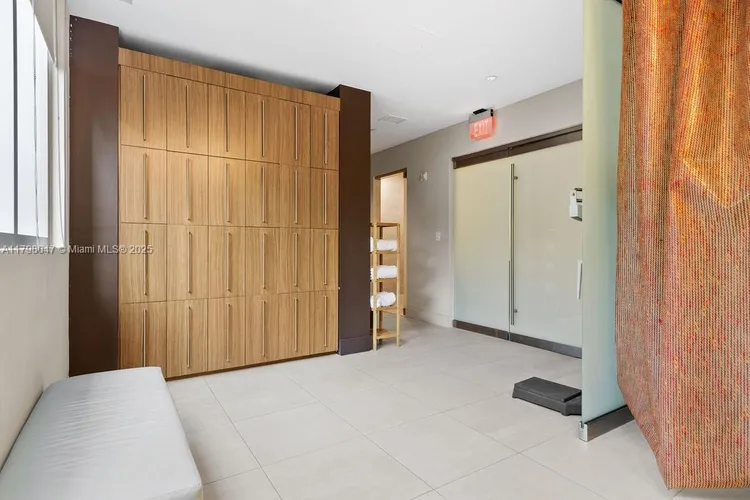 Diplomat Residences #1104 image #14