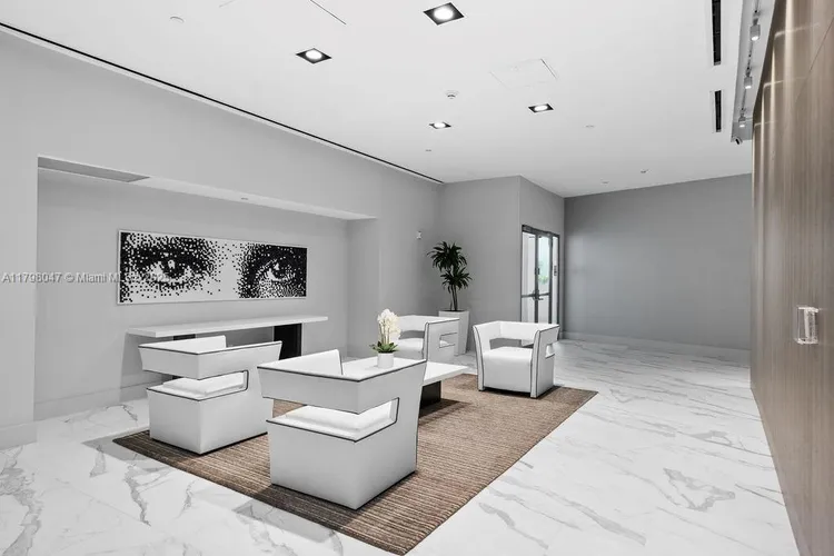 Diplomat Residences #1104 image #16