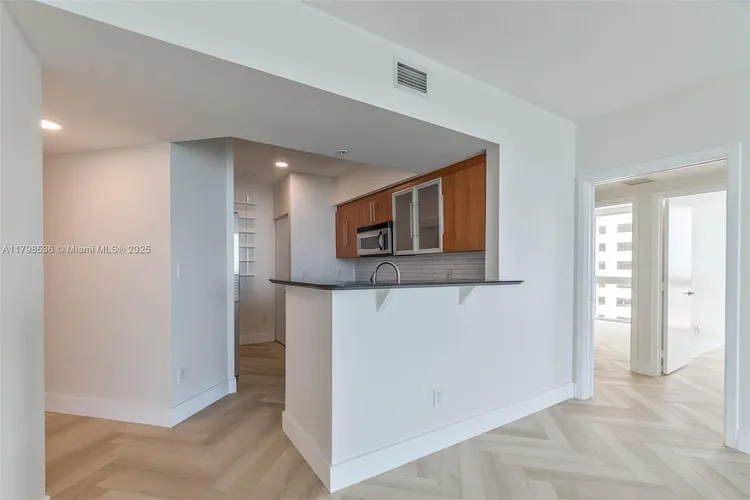 One Miami #1012 image #7