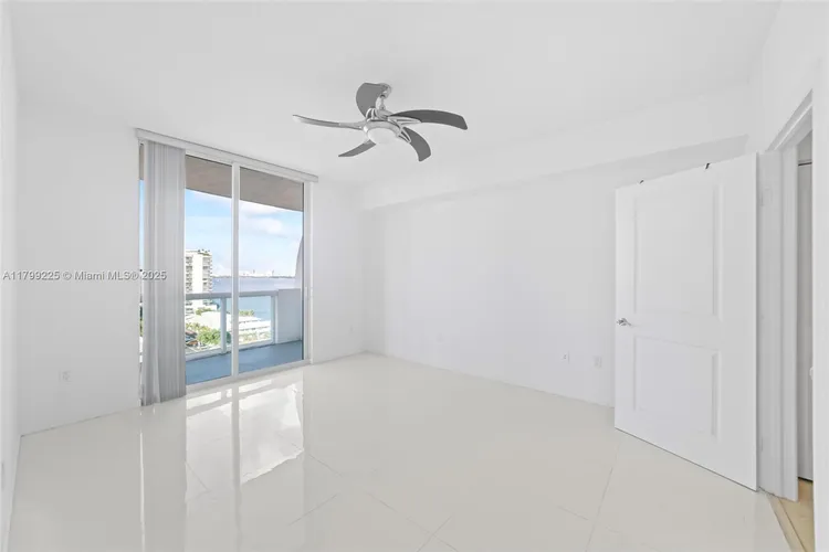 360 Condo #1105 image #17