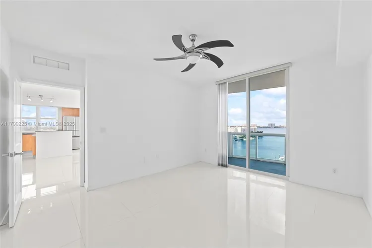 360 Condo #1105 image #18