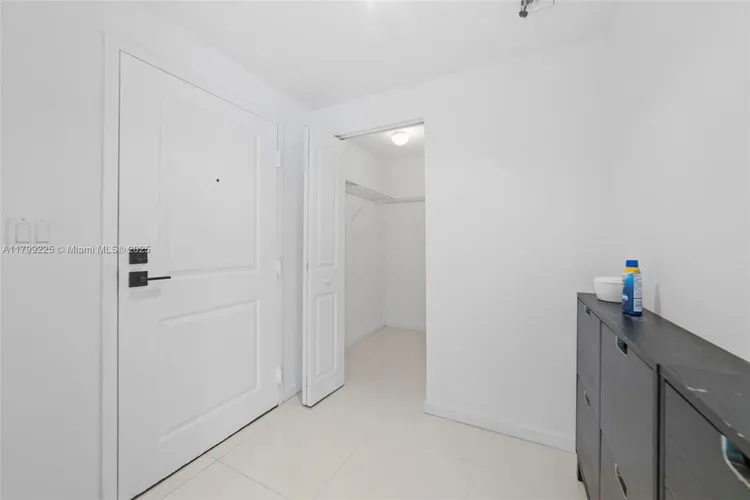 360 Condo #1105 image #24