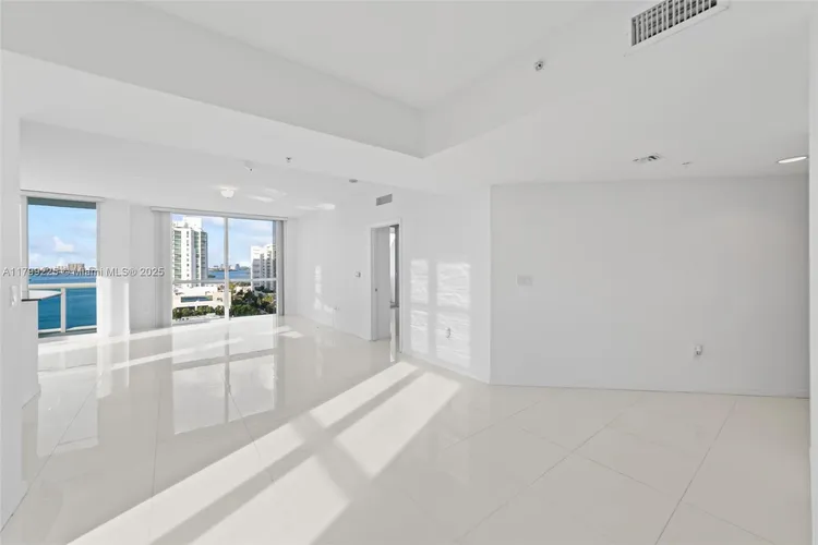 360 Condo #1105 image #25