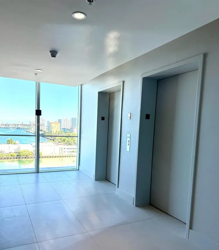 360 Condo #1105 image #30