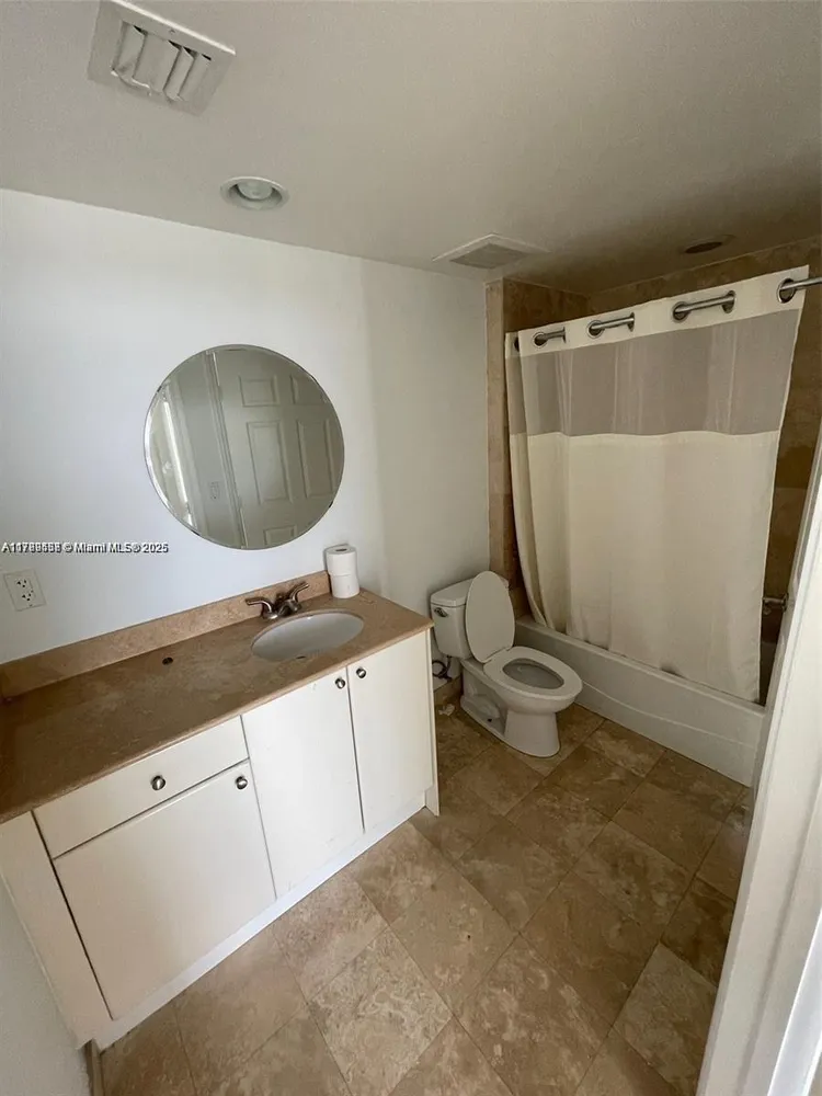 Duo Condo #1002W image #14