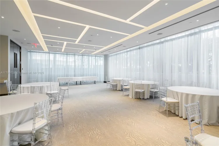 Fendi Chateau Residences #1004 image #36