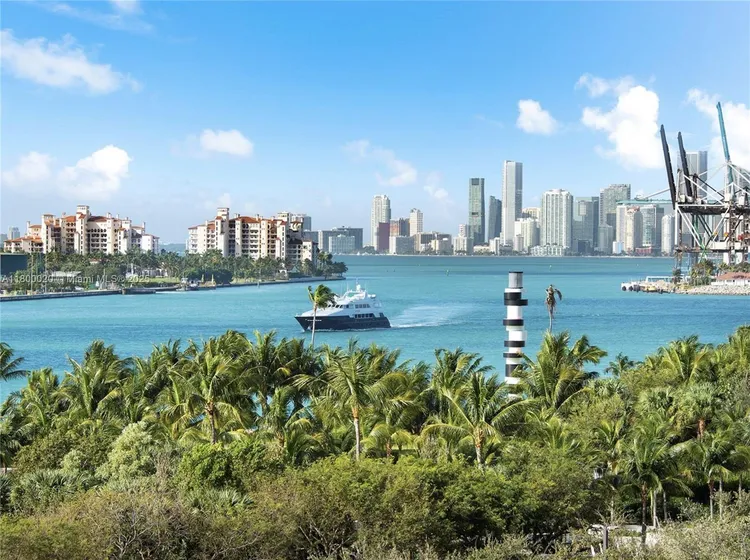 South Pointe Tower #605 image #9