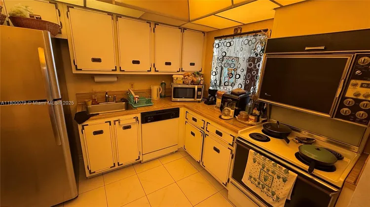 Towers of Oceanview East #326 image #10