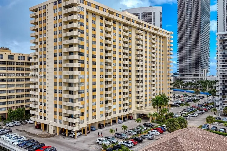 Plaza Towers North #1708 image #34