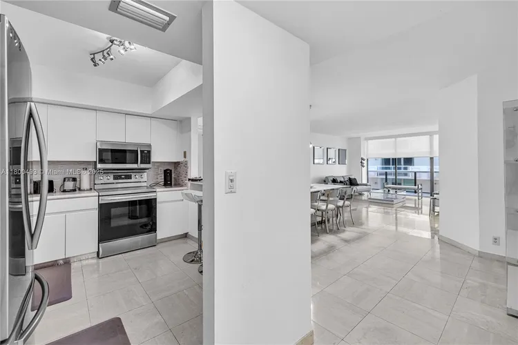 The Waves #910 image #17