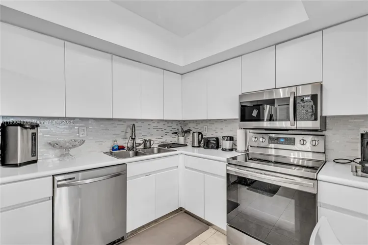 The Waves #910 image #20