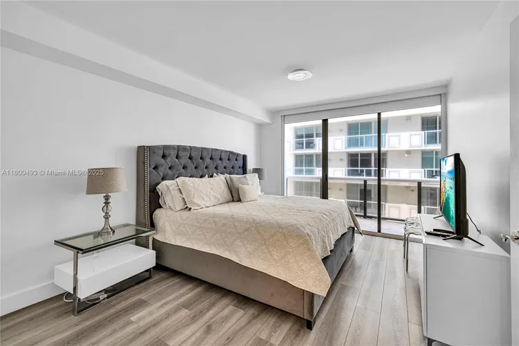 The Waves #910 image #23